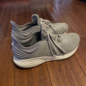 NEW BALANCE Fresh Foam ROAV Shoes Size 10.5